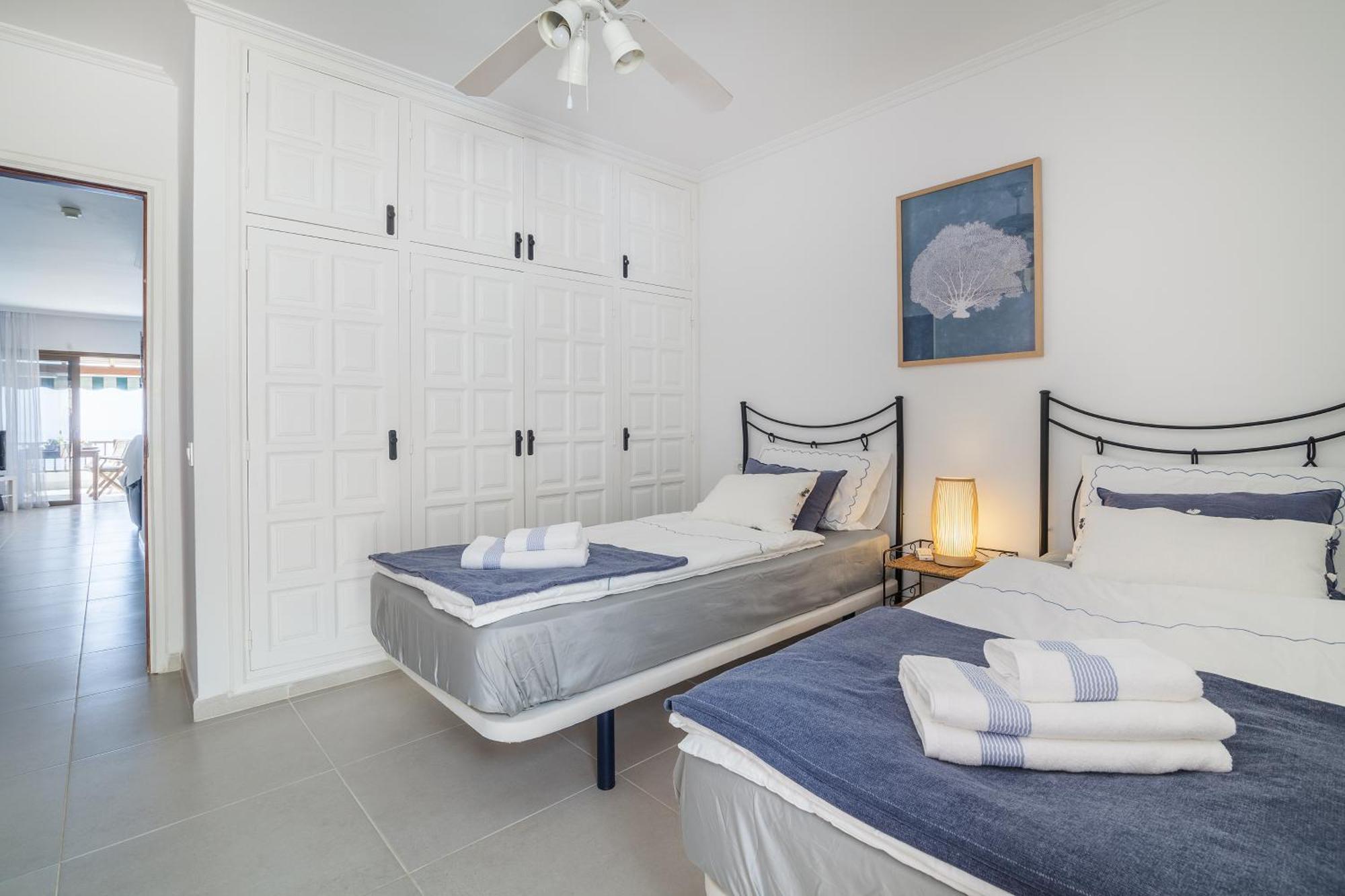Apartment Caramello - Ac, Cliffs & Ocean View, Fibre Net, Garage, Tv Channels